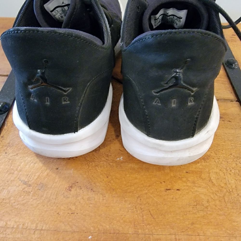 Jordan First Class sneakers size 7.5 - Picture 8 of 9
